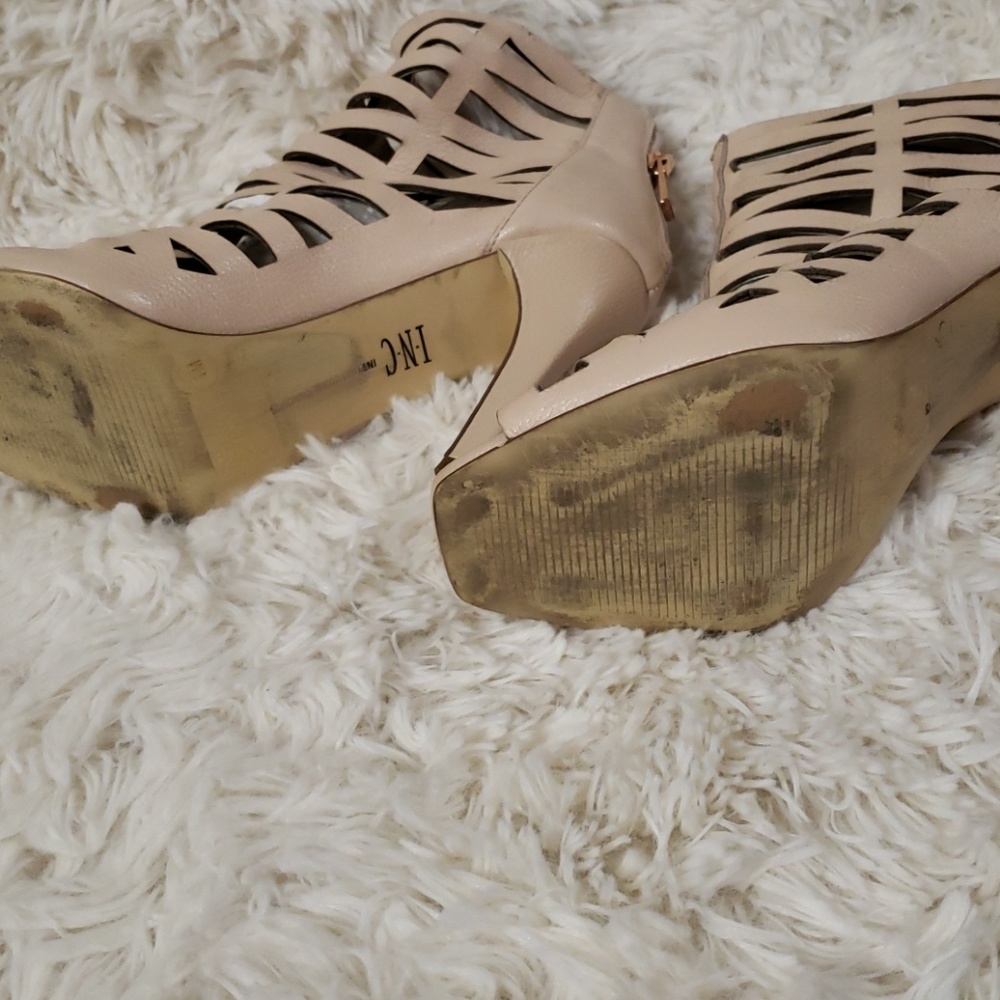 IINC heels. - Picture 4 of 4